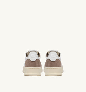 Autry Sneakers Medalist 01 Low Goat Suede Tobacco GS43