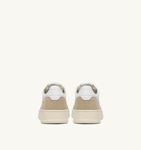 Charger l&#39;image dans la galerie, Autry Sneakers Medalist 01 Low Goat Suede Sponge GS44