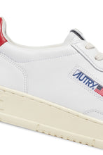 Charger l&#39;image dans la galerie, Autry Sneakers Medalist 01 Low Leather Red LL21