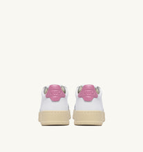 Charger l&#39;image dans la galerie, Autry Sneakers Medalist 01 Low Leather Polignac LL88