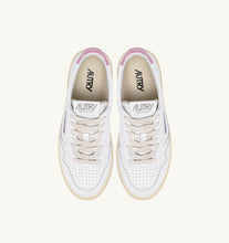 Charger l&#39;image dans la galerie, Autry Sneakers Medalist 01 Low Leather Polignac LL88