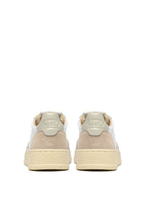 Charger l'image dans la galerie, Autry Sneakers Medalist 01 Low Suede White Pelican LS14