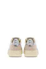 Charger l&#39;image dans la galerie, Autry Sneakers Medalist 01 Low Leather Suede Silver LS74