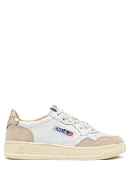 Charger l&#39;image dans la galerie, Autry Sneakers Medalist 01 Low Leather Suede Gold LS75