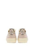 Charger l&#39;image dans la galerie, Autry Sneakers Medalist 01 Low Leather Suede Gold LS75