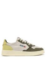 Charger l&#39;image dans la galerie, Autry Sneakers Medalist 01 Low Leather Suede Lemon TS05