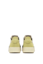 Charger l&#39;image dans la galerie, Autry Sneakers Medalist 01 Low Leather Suede Lemon TS05