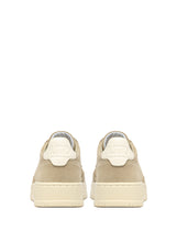 Charger l'image dans la galerie, Autry Sneakers Medalist 01 Low Suede Sponge White UH13