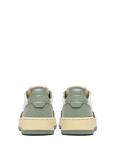 Charger l'image dans la galerie, Autry Sneakers Medalist 01 Low Leather Sea Grass WB65