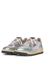 Charger l&#39;image dans la galerie, Autry Sneakers Medalist 01 Low Super Vintage Leather Silver MH01