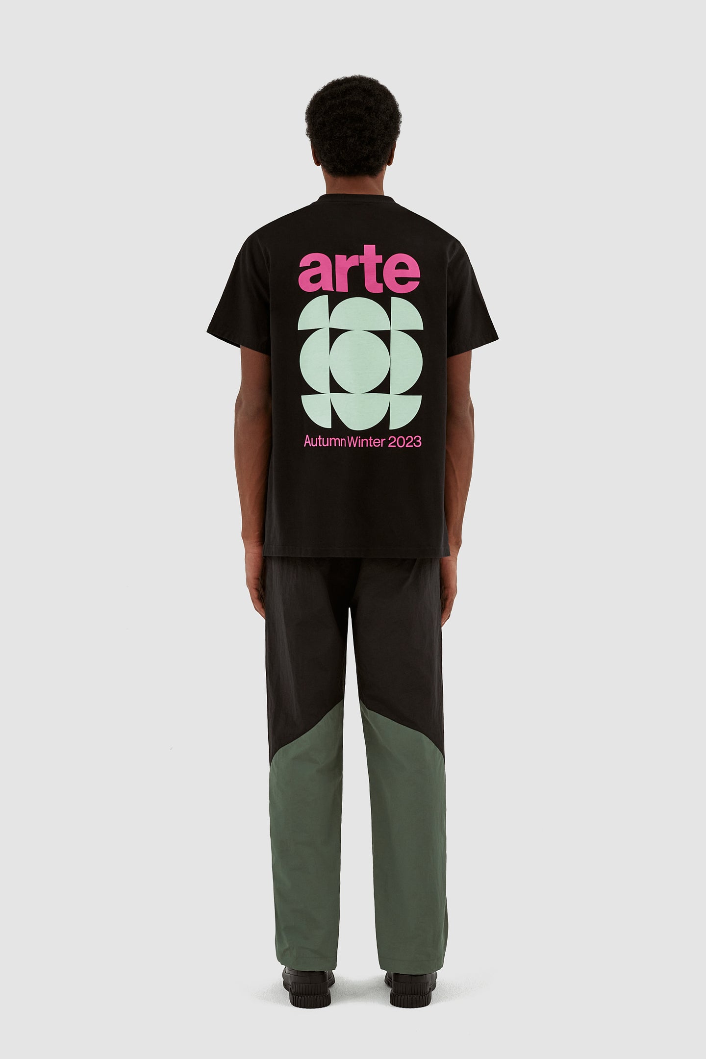 Arte T-Shirt Tommy Back Tikane Black