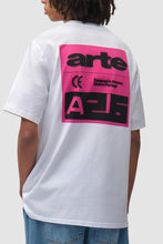 Charger l'image dans la galerie, Arte T-Shirt Pink Serial White