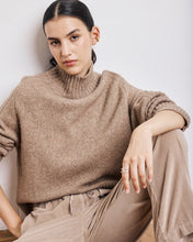 Charger l&#39;image dans la galerie, Hartford Pull Myrtille en Yak Alpaga Beige