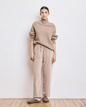 Charger l&#39;image dans la galerie, Hartford Pantalon Peyo en Velours Lisse Beige