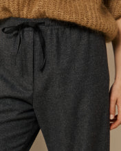 Charger l'image dans la galerie, Hartford Pantalon Plumiel en Flanelle de Laine Gris