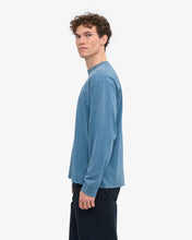 Charger l'image dans la galerie, Colorful Standard T-shirt Manches Longues Oversize Faded Indigo