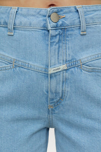 Closed Jean Pedal Pusher Light blue