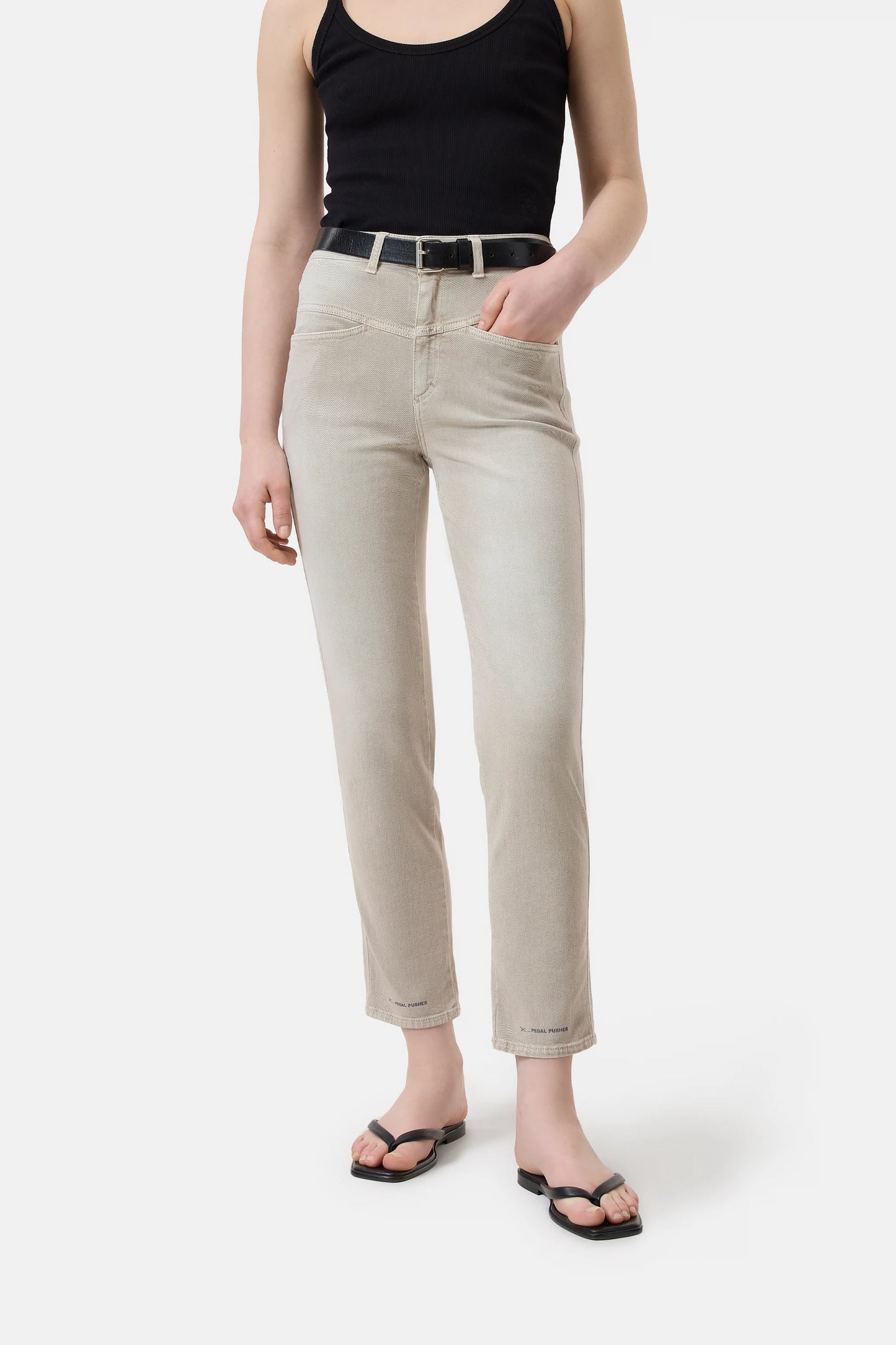 Closed Jean Pedal Pusher Relaxed Soft Beige