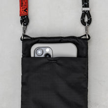 Charger l&#39;image dans la galerie, Topologie Sacoche Phone Black tech