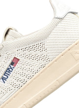 Charger l'image dans la galerie, Autry Sneakers Medalist Easeknit Low Ivory KN08