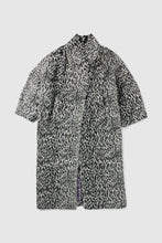 Charger l&#39;image dans la galerie, Heimstone Manteau Eren en Imprimé Léopard gris
