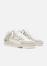Charger l&#39;image dans la galerie, Axel Arigato Baskets Area Lo Fluffy Beige