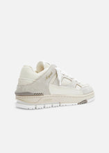 Charger l&#39;image dans la galerie, Axel Arigato Baskets Area Lo Fluffy Beige