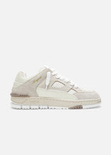 Charger l&#39;image dans la galerie, Axel Arigato Baskets Area Lo Fluffy Beige