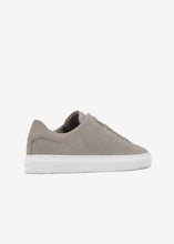 Charger l&#39;image dans la galerie, Axel Arigato Baskets Clean 90 Suede Beige White