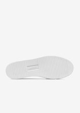 Charger l&#39;image dans la galerie, Axel Arigato Baskets Clean 90 Suede Beige White
