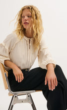 Charger l'image dans la galerie, Pablo Blouse Larissa Beige Rosé