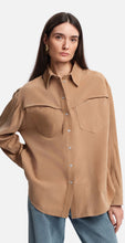 Charger l'image dans la galerie, Margaux Lonnberg Chemise Blake en Cuir Beige