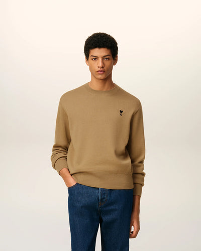 AMI Pull Col Rond Ami de Coeur en Laine Camel Noir