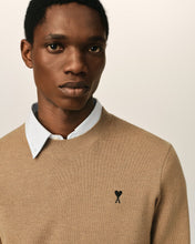 Charger l'image dans la galerie, AMI Pull Ami de Coeur en Laine Camel