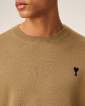 Charger l&#39;image dans la galerie, AMI Pull Col Rond Ami de Coeur en Laine Camel Noir