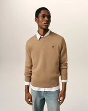 Charger l'image dans la galerie, AMI Pull Ami de Coeur en Laine Camel