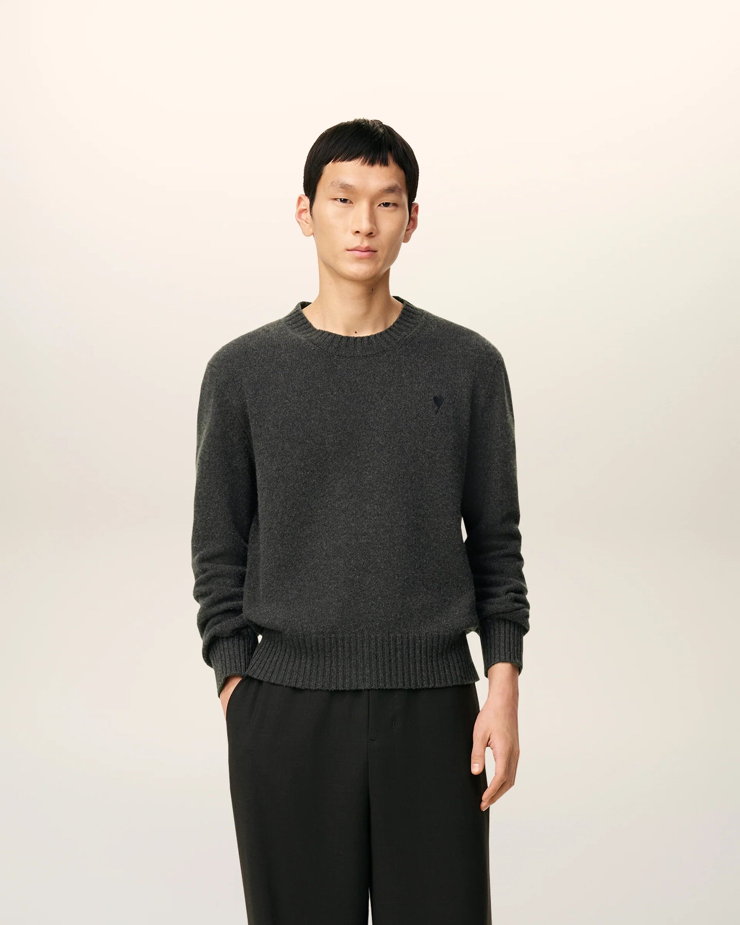 AMI Pull Ami de Coeur en Laine Cachemire Anthracite