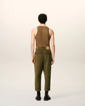 Charger l&#39;image dans la galerie, AMI Pantalon Carotte Oversize en Velours Bronze
