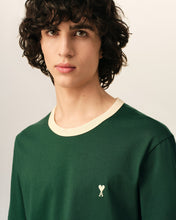 Charger l'image dans la galerie, AMI T-shirt Ami de Coeur Contrasté Vert Bouteille Ivoire