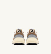 Charger l&#39;image dans la galerie, Autry Sneakers Hyperway Mesh Cigar UM04