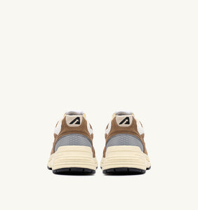 Autry Sneakers Hyperway Mesh Cigar UM04