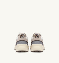 Charger l'image dans la galerie, Autry Sneakers Hyperway Mesh Cotto Marsh Leo WA01