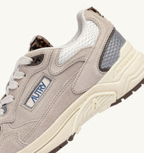Charger l'image dans la galerie, Autry Sneakers Hyperway Mesh Cotto Marsh Leo WA01