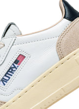 Charger l'image dans la galerie, Autry Kids Sneakers Medalist 01 Low Leather Suede Space FS06