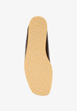 Charger l'image dans la galerie, A.P.C. Desert Boot Weaver A.P.C. X Clarks Marron