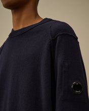 Charger l&#39;image dans la galerie, C.P. Company Pull Lambswool GRS Crewneck Total Eclipse