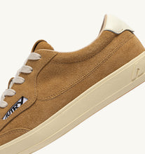 Charger l'image dans la galerie, Autry Sneakers Windscape Low Marshmallow KT02