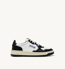 Charger l'image dans la galerie, Autry Sneakers Medalist 01 Low Leather Bicolor Black WB01