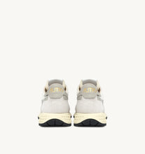 Charger l'image dans la galerie, Autry Sneakers Reelwind Low Nylon White Natural NC04