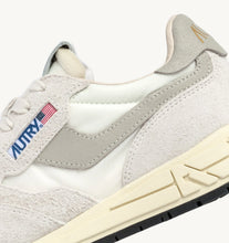 Charger l'image dans la galerie, Autry Sneakers Reelwind Low Nylon White Natural NC04